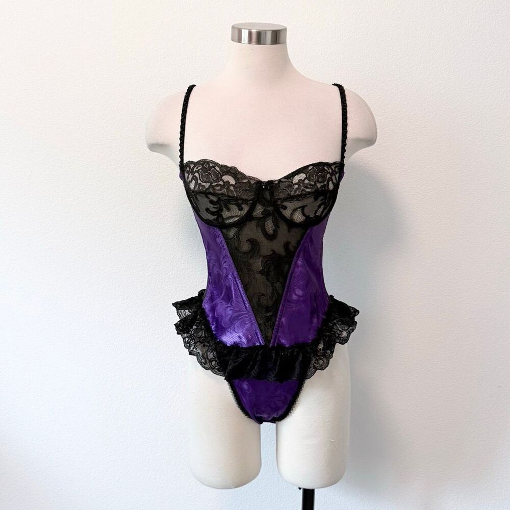 Delicates VTG Black Purple Bustier Lace Lingerie Bodysuit Sweetheart Lace Garter